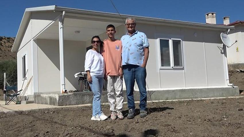 Sivaslı manken Engin Koç köyünde ev yaptı! Artık tatilini köyünde geçirecek