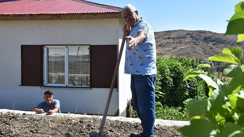 Sivaslı manken Engin Koç köyünde ev yaptı! Artık tatilini köyünde geçirecek