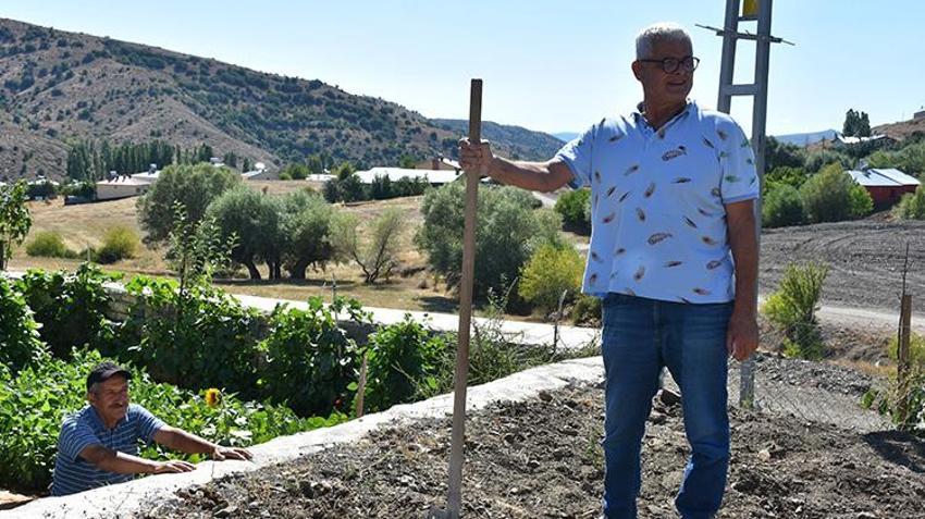 Sivaslı manken Engin Koç köyünde ev yaptı! Artık tatilini köyünde geçirecek