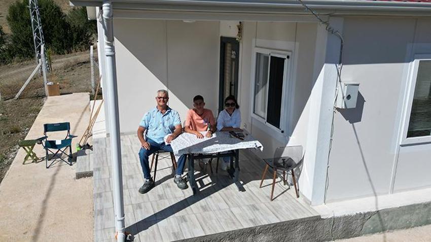 Sivaslı manken Engin Koç köyünde ev yaptı! Artık tatilini köyünde geçirecek