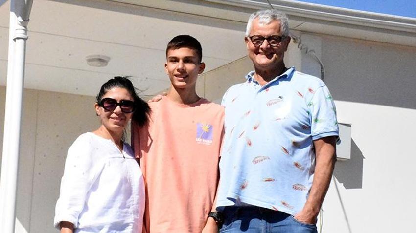 Sivaslı manken Engin Koç köyünde ev yaptı! Artık tatilini köyünde geçirecek