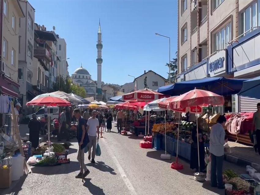600 yıldır aynı yerde kuruluyor: Zeki Müren'in şarkısına konu oldu! Dualarla açılıyor