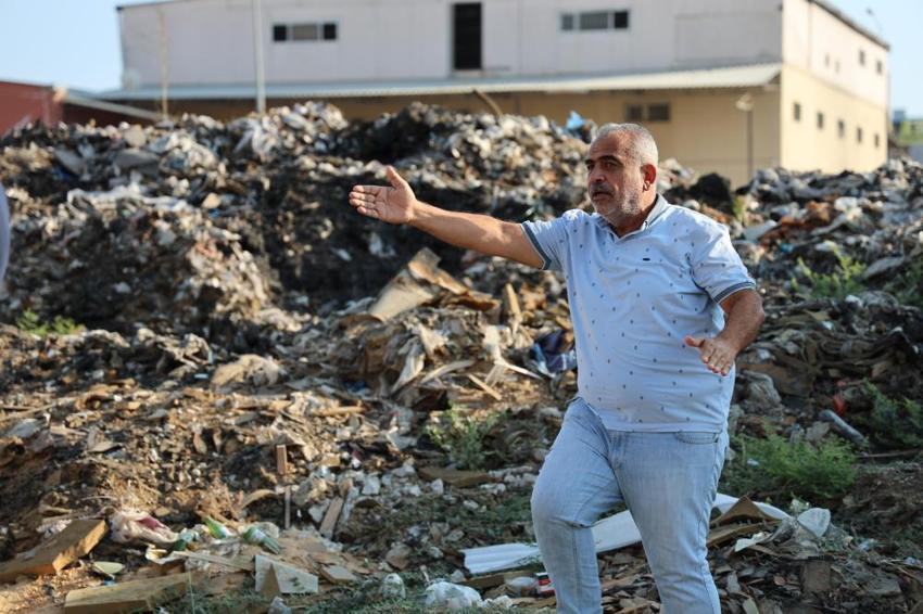 Adana Mobilyacılar Sitesi sular altında: esnaf, belediyelere tepki gösterdi! 'Çöp yığınlarında bir numara olduk'