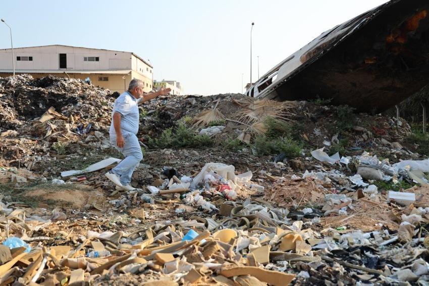 Adana Mobilyacılar Sitesi sular altında: esnaf, belediyelere tepki gösterdi! 'Çöp yığınlarında bir numara olduk'