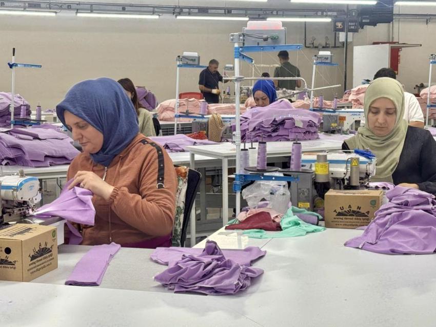 İstanbul'u terk edip 1 milyon dolara köyüne yaptı! Dünya peşine düştü, resmen para basıyor