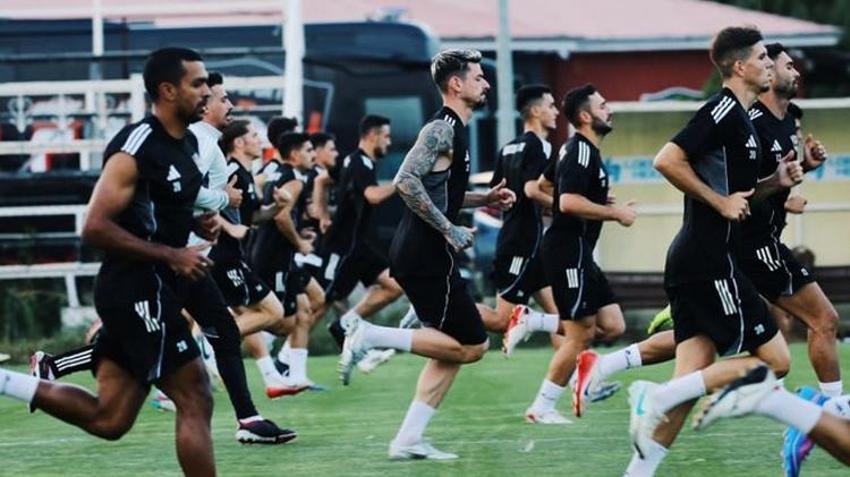 Vanspor'da ayrılık! Hakan Kutlu kapıyı gösterdi, yıldız isim terk etti