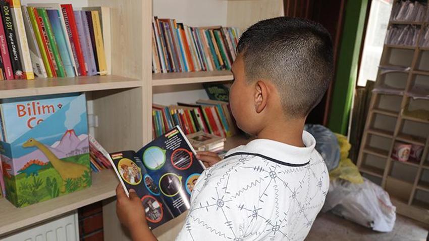 Eskişehir'de örnek proje! Bu mahallede kitap okuyan çocuklar ücretsiz tıraş oluyor