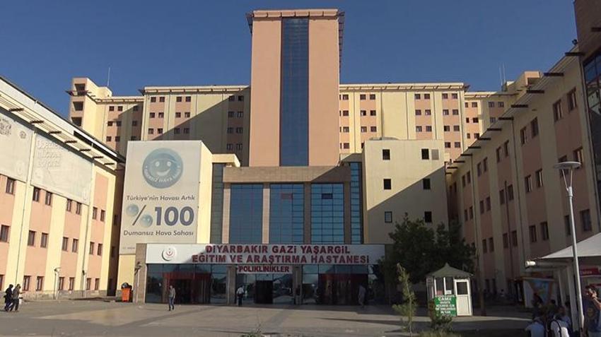 Diyarbakır'da doktora saldırı! Baba ve oğul psikiyatri kontrolü öneren doktoru darp etti