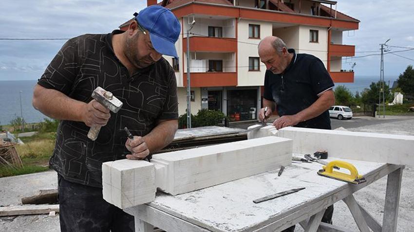 Trabzon'lu taş ustası Mimar Sinan'dan ilhamla yılın ahisi seçildi! Oğullarıyla birlikte bu işi yapıyor