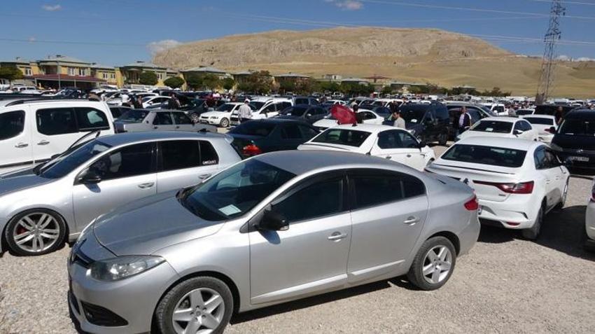 Van’da araç alacaklar buraya akın ediyor! Pazar canlandı, fiyatlar durgun seyrediyor