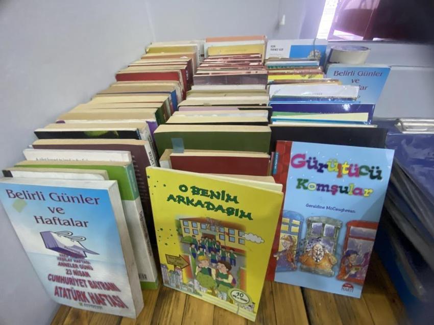 Antalya'da örnek proje! Öğrencilere giyim ve kırtasiye malzemeleri ücretsiz veriliyor