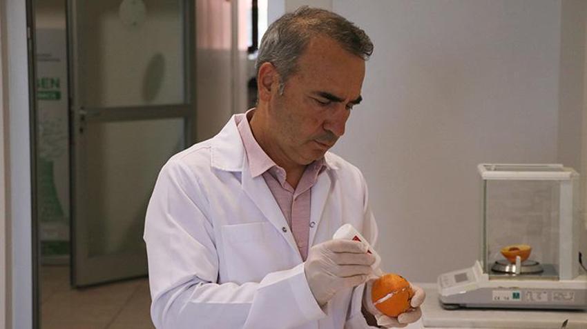 Plastiklere veda ettirecek proje İzmir'de hayata geçti: Bilim insanları portakal kabuğundan yaptı! 'Raf ömrünü de uzatıyor'