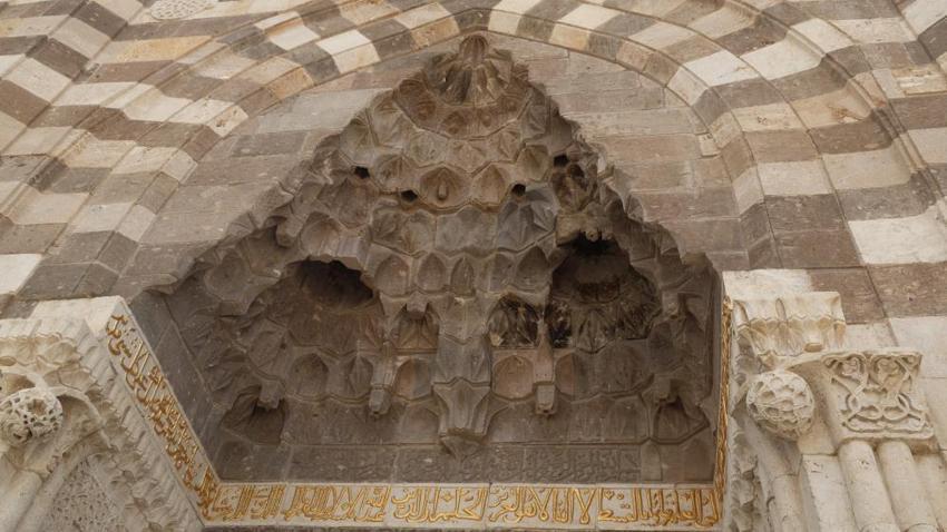 Kırşehir'in zamana meydan okuyan mirası: 754 yıllık cami ve medrese tarihe ışık tutuyor!