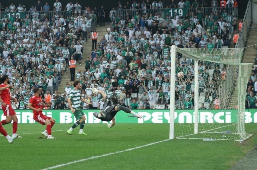 Bursaspor 4’te 4 ile zirvede tek başına!