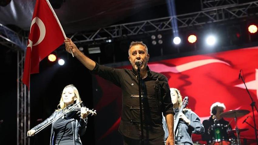 Çivril’de festival heyecanı! Denizliler Haluk Levent ile coştu