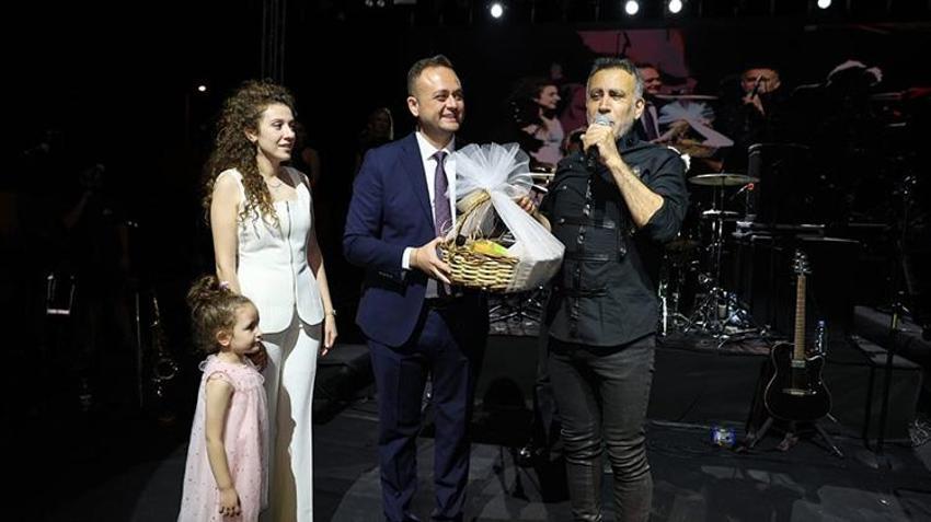 Çivril’de festival heyecanı! Denizliler Haluk Levent ile coştu