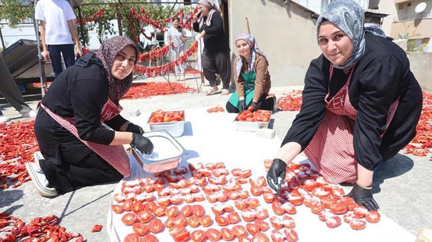 Depremzede kadınlardan örnek girişim: Kavanozu 250 TL'den satılıyor, sofralara lezzet katıyor