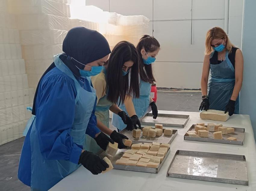 Siirtli kadınlar üretti: Markete gidip almayı bıraktılar