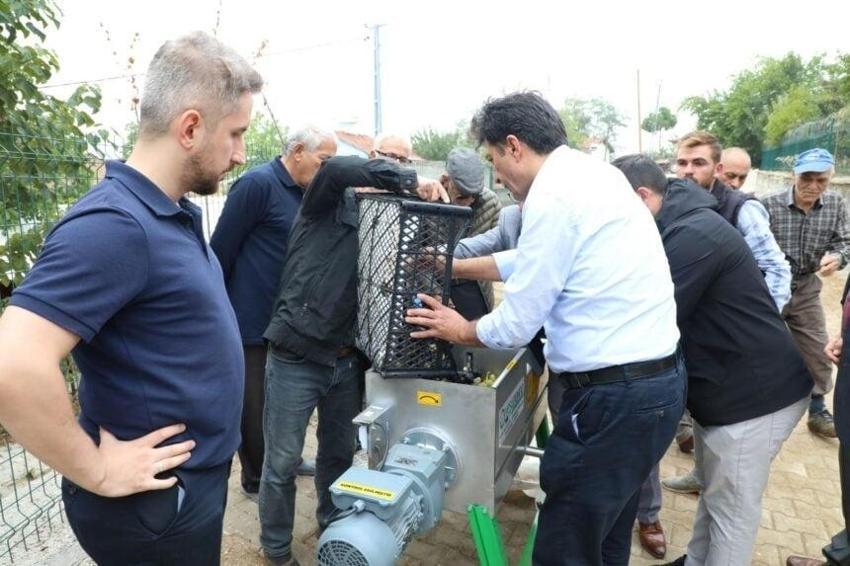 Hasat başladı, çiftçiye ücretsiz verildi! Bursa'da üretici bu makineyle güldü