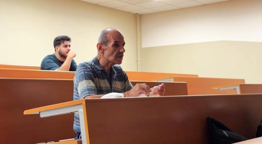 Gençlere örnek olmak istedi, kendi hayalini gerçekleştirdi: 60 Yaşında emekli olduktan sonra üniversiteyi kazandı!