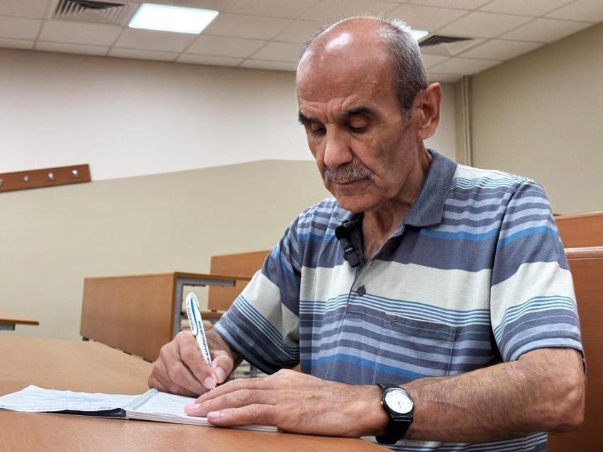 Gençlere örnek olmak istedi, kendi hayalini gerçekleştirdi: 60 Yaşında emekli olduktan sonra üniversiteyi kazandı!