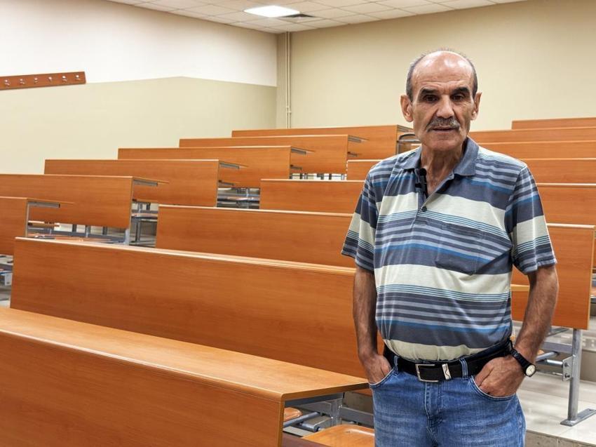 Gençlere örnek olmak istedi, kendi hayalini gerçekleştirdi: 60 Yaşında emekli olduktan sonra üniversiteyi kazandı!