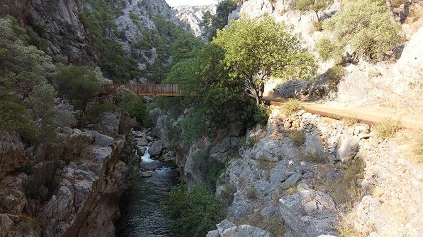 Akdeniz'in saklı cenneti: Isparta'daki Yazılı Kanyon, tarih ve doğayı bir arada sunuyor!
