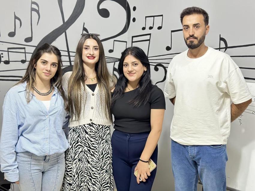 Hakkari'de gururlandıran başarı: Kurduğu akademide öğrencilerini üniversiteye hazırlıyor