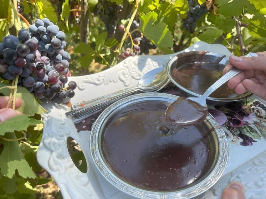 Batman'da Mereto Dağı'nın eteklerinden akan bereket! Köylüler üzümleri ezip kaynatıyor