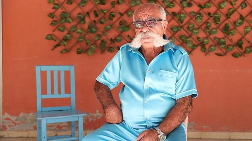 Gömleğiyle ayakkabısı aynı renk! Nevşehir'in en renkli adamı: 50 yıldır aynı stilden vazgeçmiyor