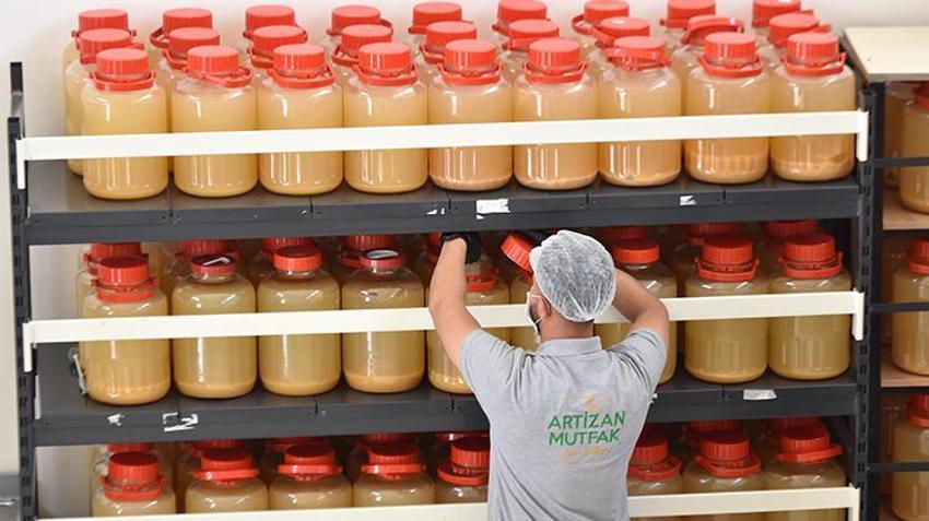 Evde başladı şimdi yurt dışından gelen siparişlere yetişemiyor!