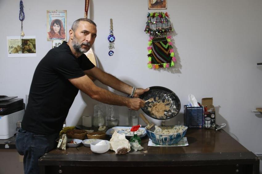 Sivas'ta jeoloji mühendisi bitkilerin kokusunu takip etti! Keşif yaparken girişimciliğe adım attı