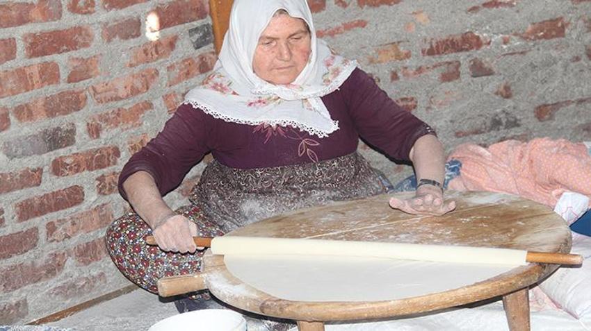 Ceviz hasadı öncesi kışlık mesai başladı! Kadınlar toplanıp imece usulü hazırlıyorlar