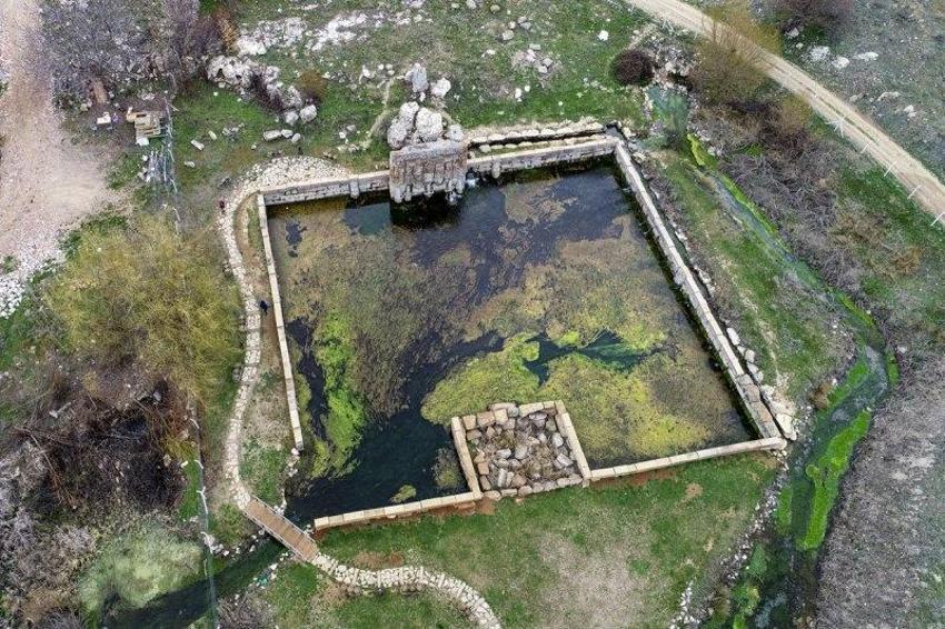 Dünyanın ilk havuzu Konya'da bulundu! Su kaynağı üzerine monte: Herkes orayı görmeye gidiyor