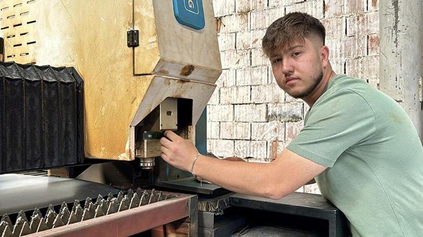 16 yaşında yılın çırağı seçildi! Ustasından öğrendi, şimdi kendi fabrikasını kuracak