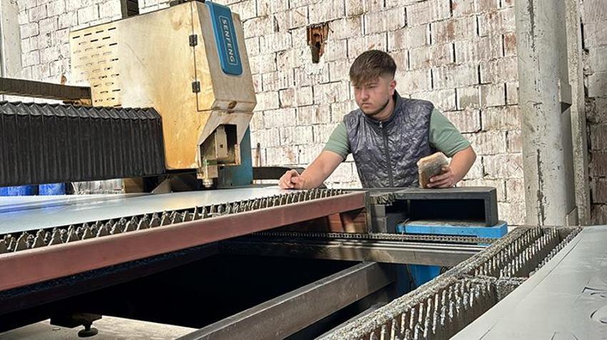 16 yaşında yılın çırağı seçildi! Ustasından öğrendi, şimdi kendi fabrikasını kuracak