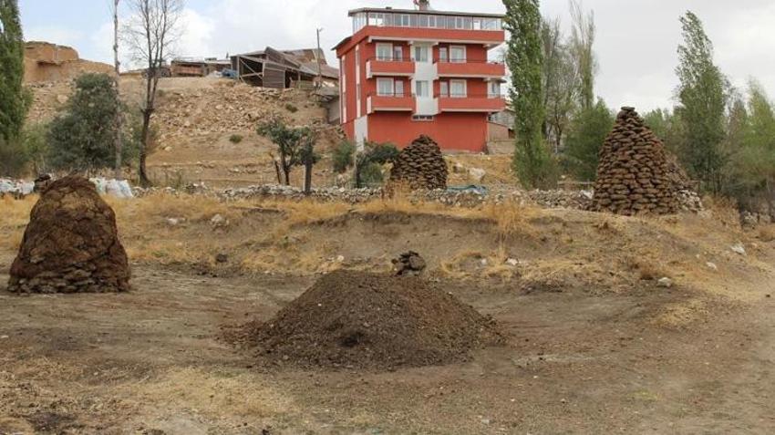 Erzincan'da hazırlık başladı! Günlerce kurutup kışın sobada yakıyor