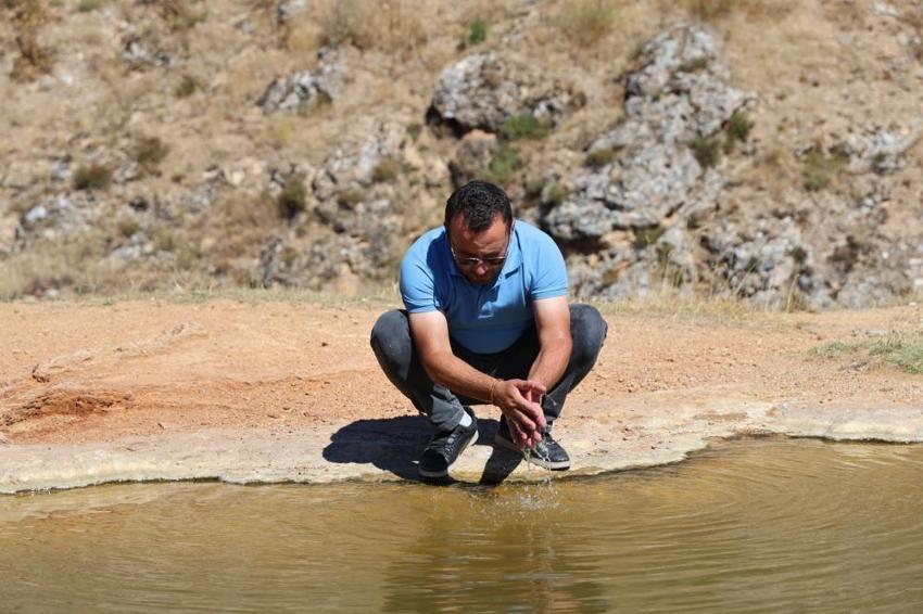 Ünü ülke sınırlarını aştı Sivas'ta gizemli göl: Avrupa'dan gelip şifa arayanlar bile var!