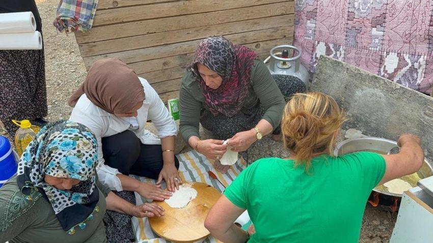 Kadınlardan yangın bölgesinde destek: Onlar mutfakta çalıştı
