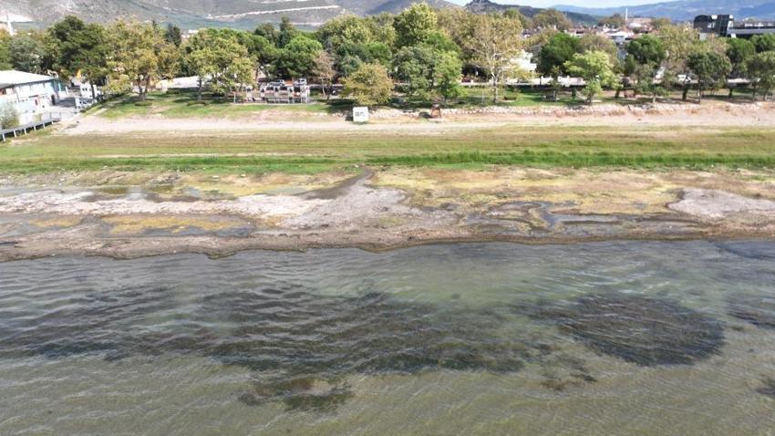 Bursa alarm durumuna geçti: İznik Gölü karaya oturdu