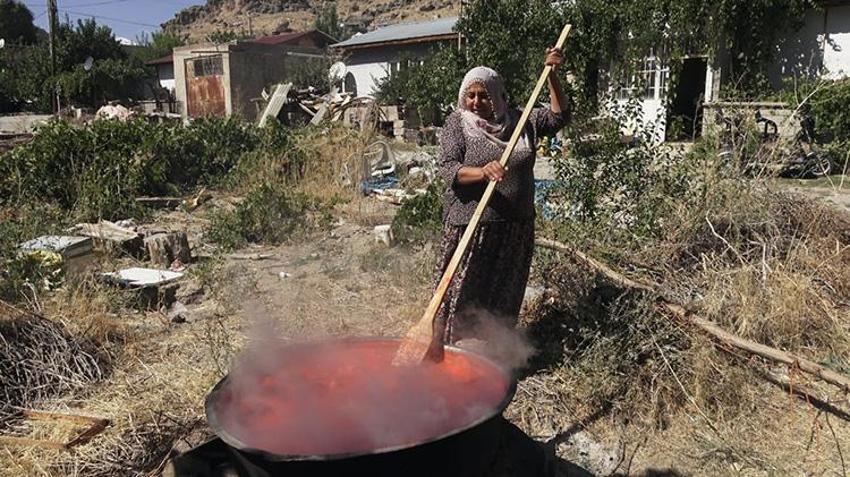 Kayseri'de kazanlar kaynıyor! Konserveler dolup taştı: Kadınların birleşmesi bereket getirdi
