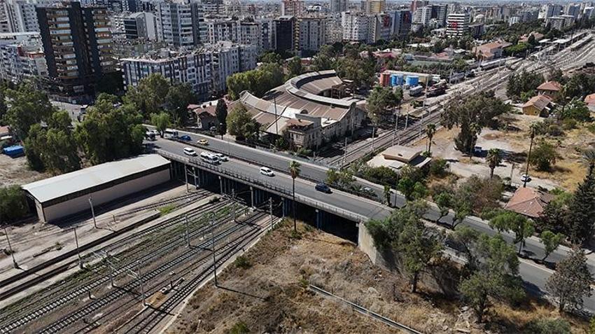 Adana'da '007 James Bond' filmine ev sahipliği yapmıştı! Şimdi hızlı tren için yıkılıyor
