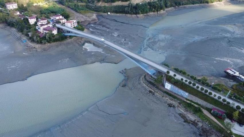 Samsun'un saklı cennetinde sular çekildi: Kara ortaya çıktı