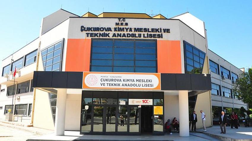 Manisa'da fabrika gibi okul! Yılda 2 milyon TL ciro yapıyor: Mezun olan meslek sahibi oluyor