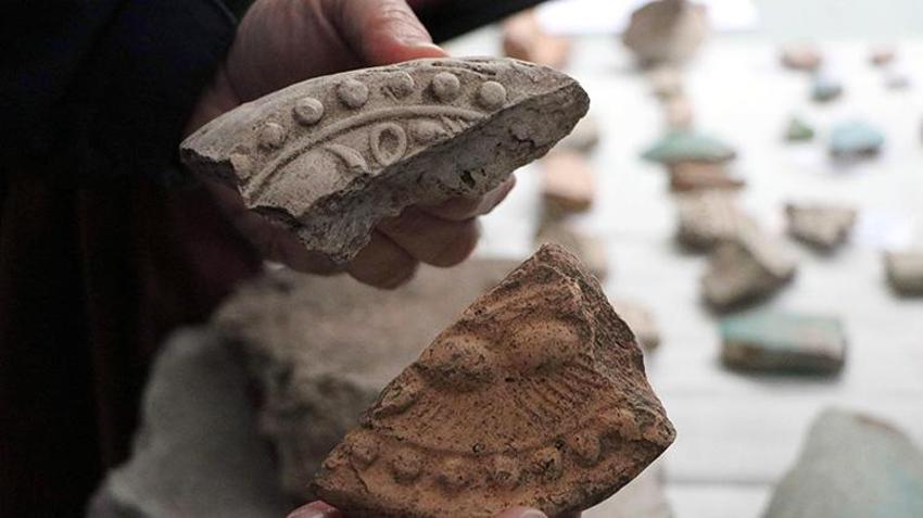 Van'da tarlada bulunan kiremit parçası gizemli keşfin anahtarı oldu: Dünyada örneği sadece Moğolistan'da bulunuyor!