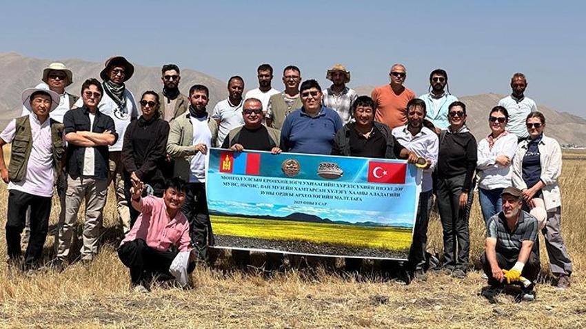 Van'da tarlada bulunan kiremit parçası gizemli keşfin anahtarı oldu: Dünyada örneği sadece Moğolistan'da bulunuyor!