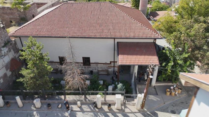 Ankara'nın ilk Camii'ndeki tarihi minberde Moğol istilası izine rastlandı