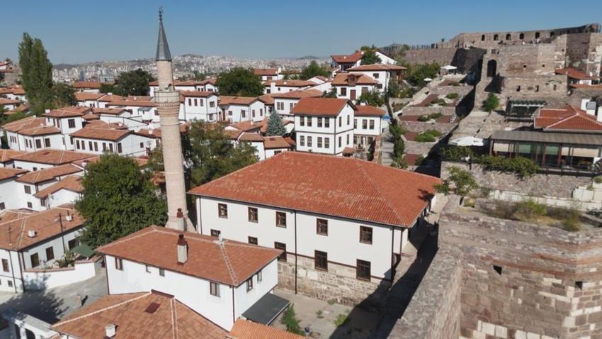 Ankara'nın ilk Camii'ndeki tarihi minberde Moğol istilası izine rastlandı