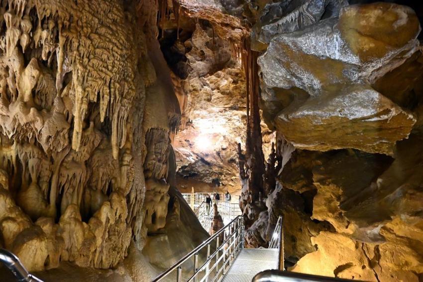 Gümüşhane'nin 'yeraltı sarayı' şifa dağıtıyor! 9 ayda 100 binden fazla ziyaretçi ağırladı