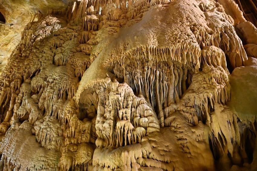 Gümüşhane'nin 'yeraltı sarayı' şifa dağıtıyor! 9 ayda 100 binden fazla ziyaretçi ağırladı
